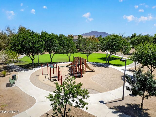 2877 E CRESCENT Way, Gilbert, AZ 85298