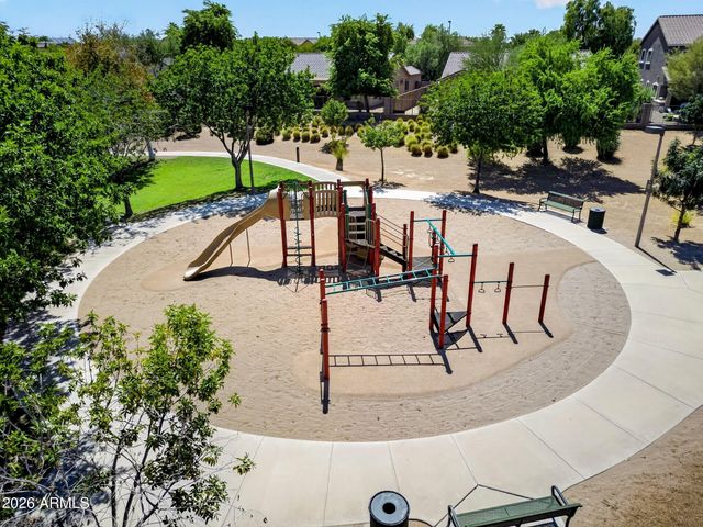 2877 E CRESCENT Way, Gilbert, AZ 85298