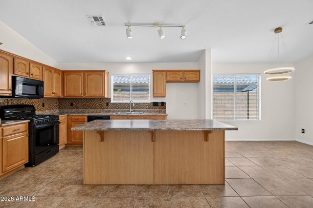 2877 E CRESCENT Way, Gilbert, AZ 85298