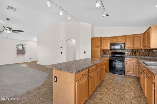 2877 E CRESCENT Way, Gilbert, AZ 85298