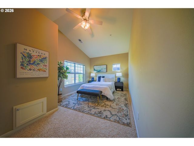 1010 Sw 170TH Ave 202, Beaverton, OR 97003