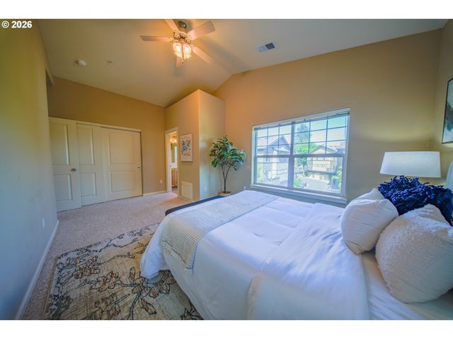 1010 Sw 170TH Ave 202, Beaverton, OR 97003