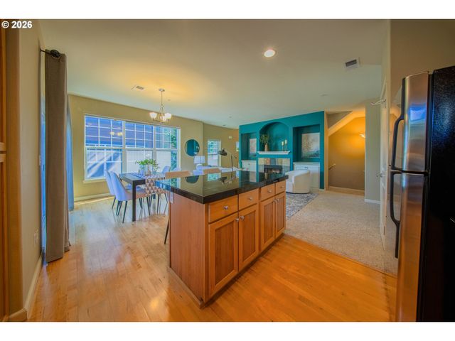 1010 Sw 170TH Ave 202, Beaverton, OR 97003