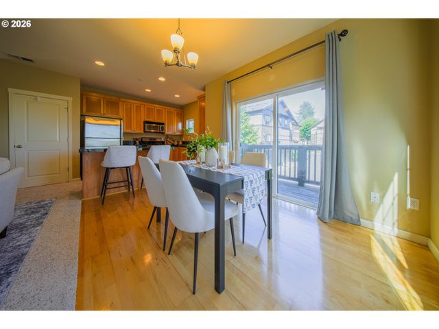 1010 Sw 170TH Ave 202, Beaverton, OR 97003