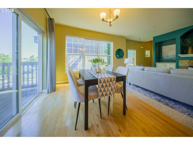 1010 Sw 170TH Ave 202, Beaverton, OR 97003