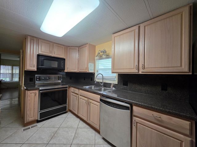 221 Camino Del Rio, Port St Lucie, FL 34952