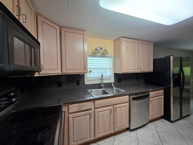 221 Camino Del Rio, Port St Lucie, FL 34952