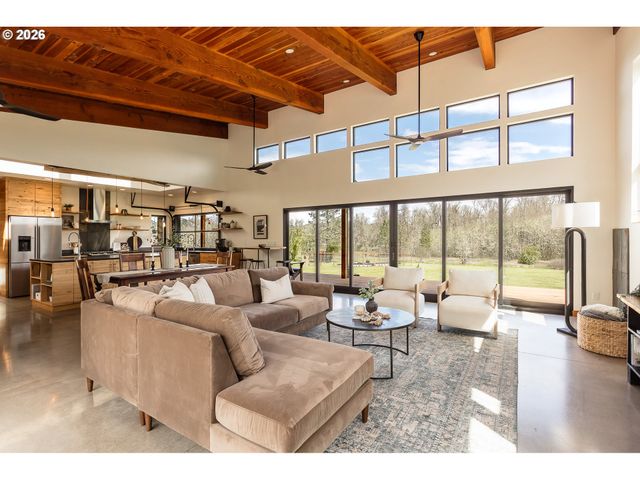 85535 LANCER Ln, Eugene, OR 97405