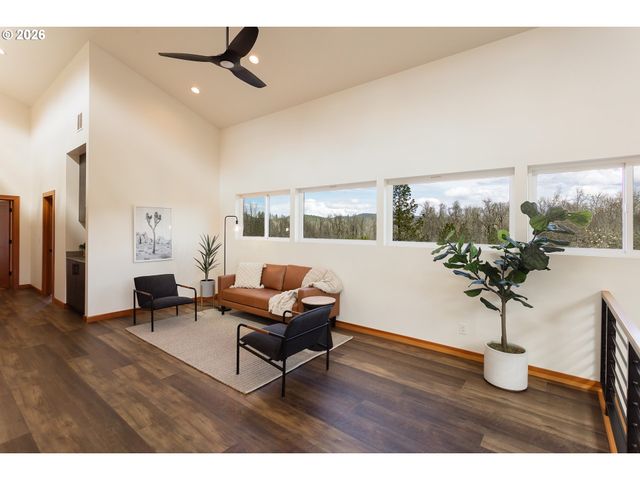 85535 LANCER Ln, Eugene, OR 97405