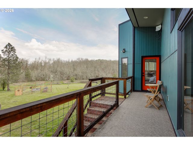 85535 LANCER Ln, Eugene, OR 97405