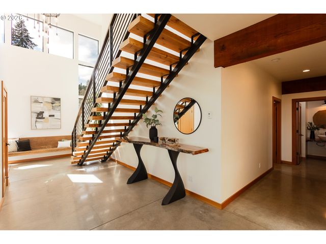 85535 LANCER Ln, Eugene, OR 97405