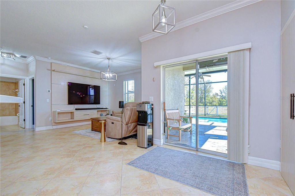 Image 15 of property listing at 19914 BLUFF OAK BOULEVARD, Tampa, FL 33647