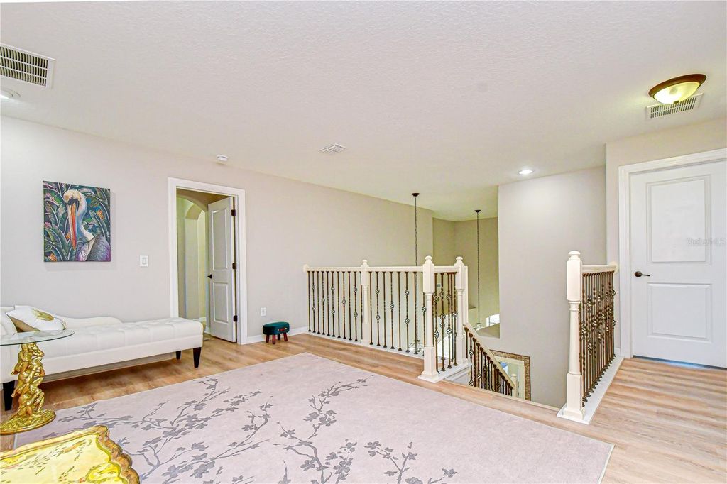 Image 19 of property listing at 19914 BLUFF OAK BOULEVARD, Tampa, FL 33647