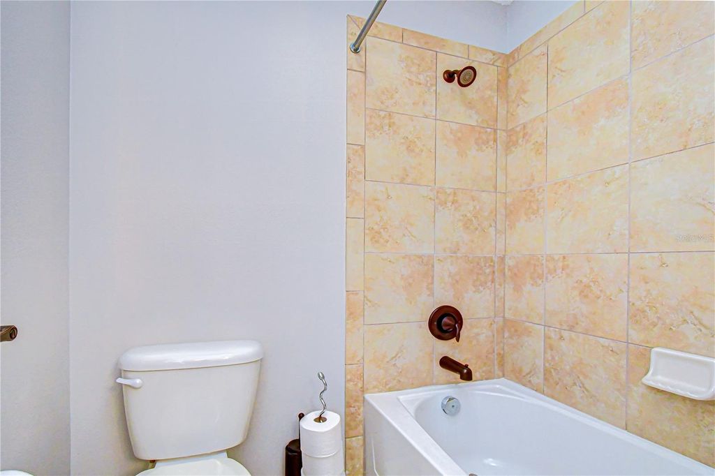 Image 30 of property listing at 19914 BLUFF OAK BOULEVARD, Tampa, FL 33647