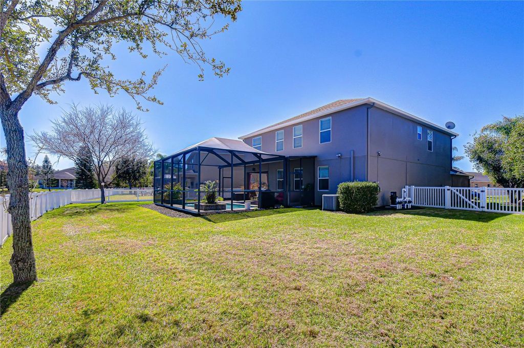 Image 36 of property listing at 19914 BLUFF OAK BOULEVARD, Tampa, FL 33647