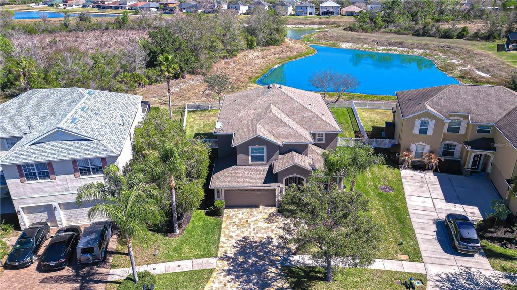 Image 5 of property listing at 19914 BLUFF OAK BOULEVARD, Tampa, FL 33647