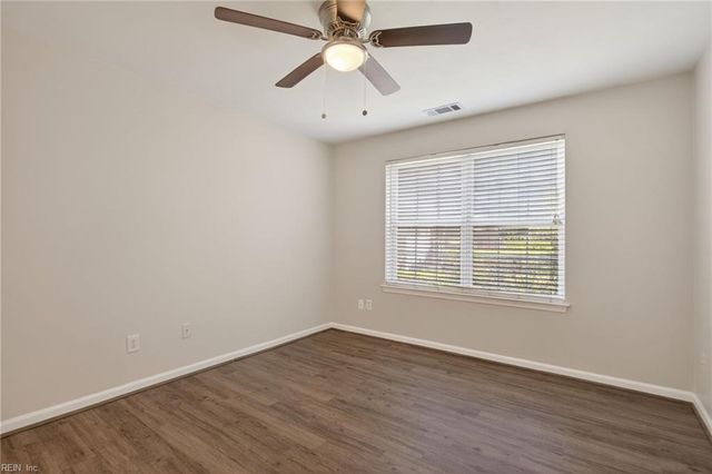 300 London Pointe CT, Virginia Beach, VA 23454