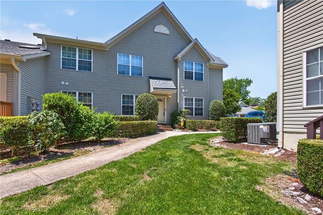 300 London Pointe CT, Virginia Beach, VA 23454