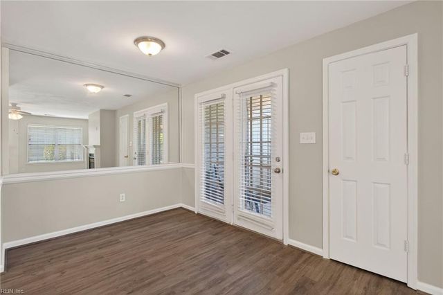 300 London Pointe CT, Virginia Beach, VA 23454