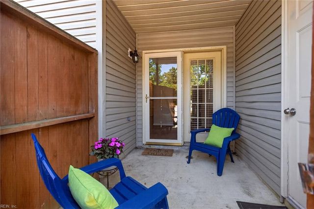 300 London Pointe CT, Virginia Beach, VA 23454