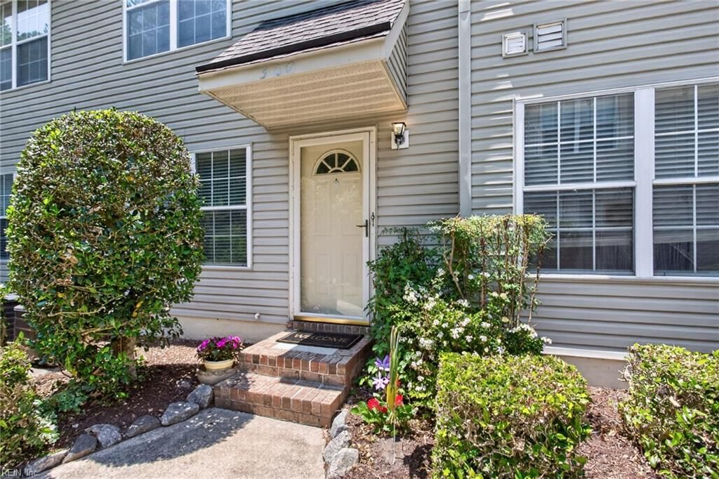 300 London Pointe CT, Virginia Beach, VA 23454