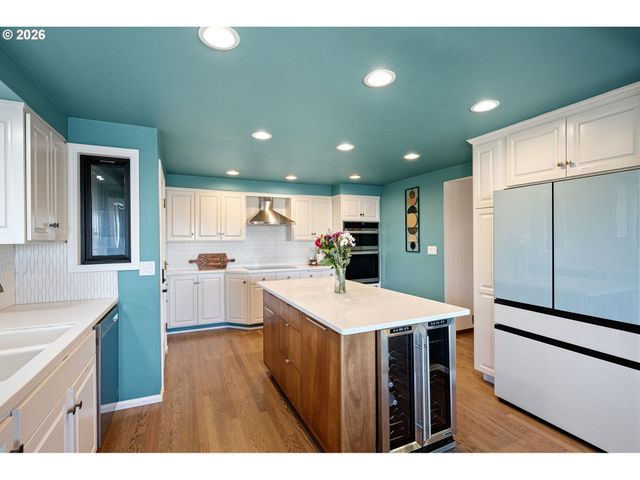 2430 WILSON Dr, Eugene, OR 97405