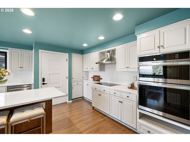 2430 WILSON Dr, Eugene, OR 97405