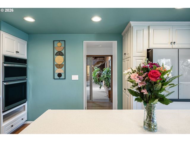 2430 WILSON Dr, Eugene, OR 97405