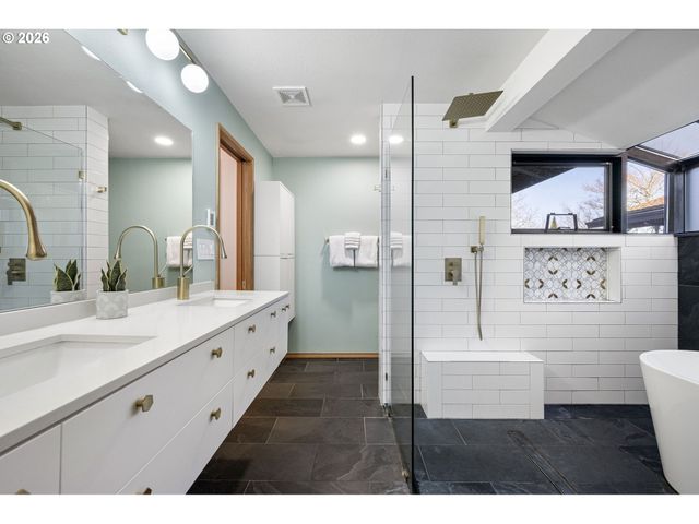 2430 WILSON Dr, Eugene, OR 97405