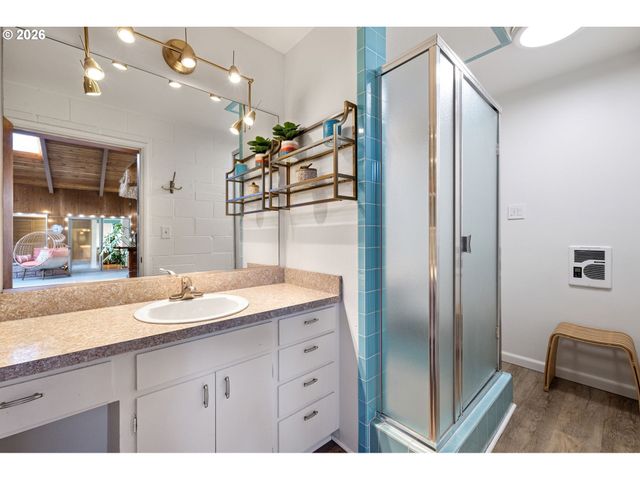 2430 WILSON Dr, Eugene, OR 97405