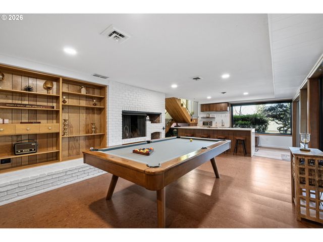 2430 WILSON Dr, Eugene, OR 97405