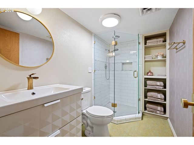 2430 WILSON Dr, Eugene, OR 97405