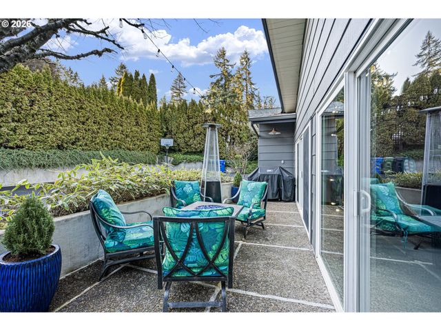 2430 WILSON Dr, Eugene, OR 97405