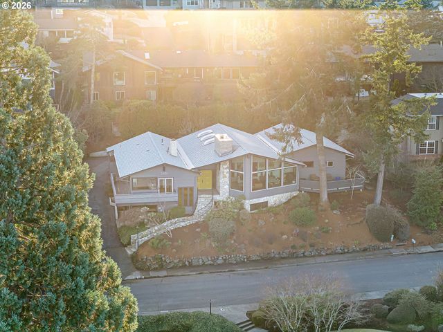 2430 WILSON Dr, Eugene, OR 97405