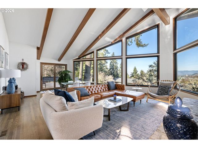 2430 WILSON Dr, Eugene, OR 97405