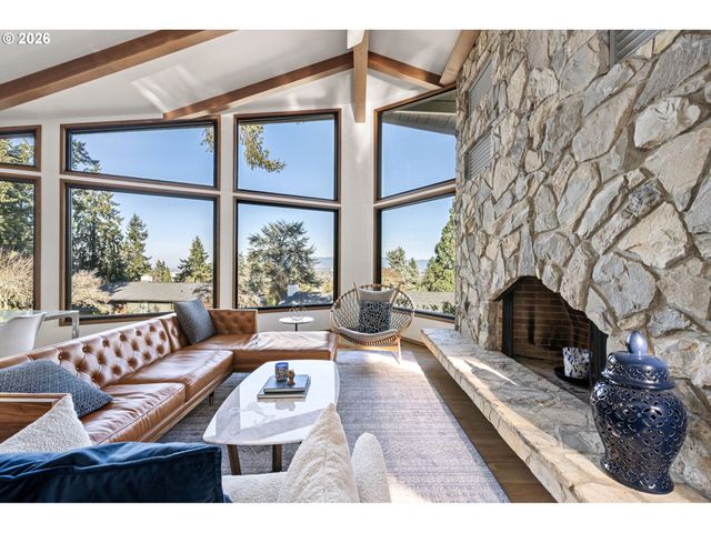 2430 WILSON Dr, Eugene, OR 97405