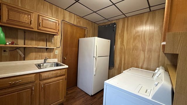 129 Cabot St, Lowell, MA 01854