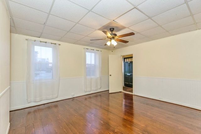 129 Cabot St, Lowell, MA 01854