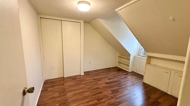 129 Cabot St, Lowell, MA 01854