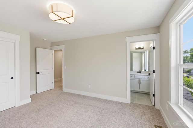 4736 Alpine Avenue, Blue Ash, OH 45242