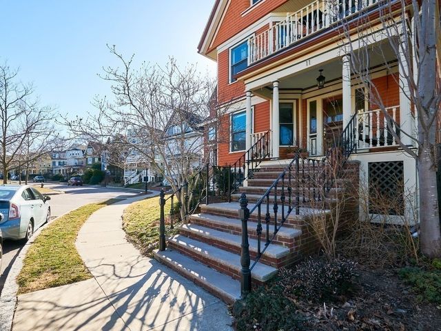 11 Wellesley Park 1, Boston, MA 02124