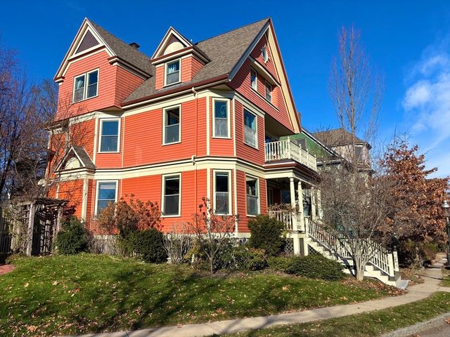 11 Wellesley Park 1, Boston, MA 02124