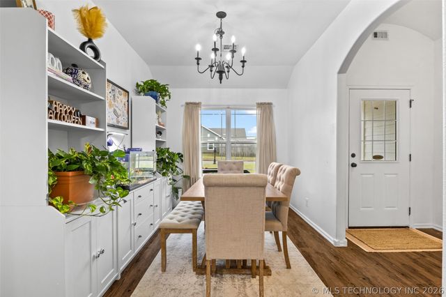 9086 S 253rd Avenue E, Broken Arrow, OK 74014