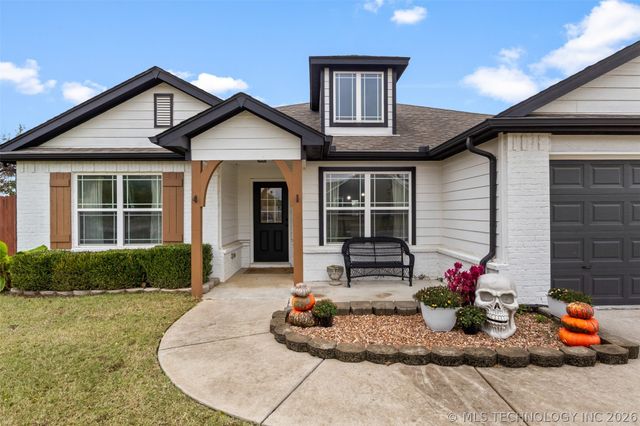 9086 S 253rd Avenue E, Broken Arrow, OK 74014