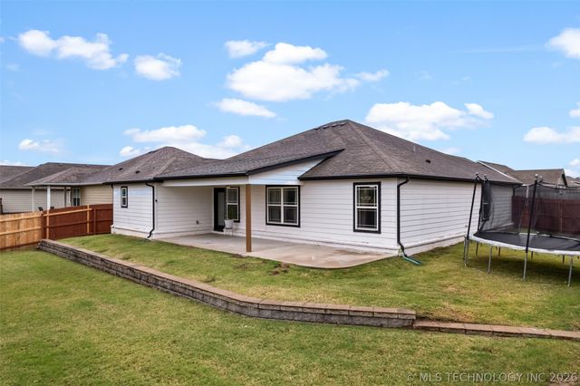 9086 S 253rd Avenue E, Broken Arrow, OK 74014