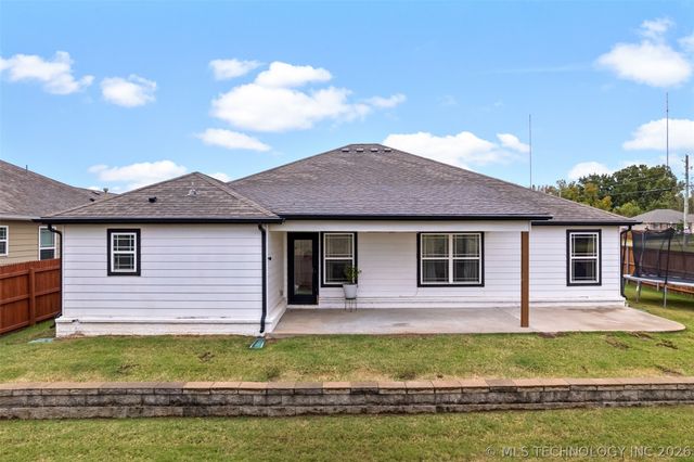 9086 S 253rd Avenue E, Broken Arrow, OK 74014