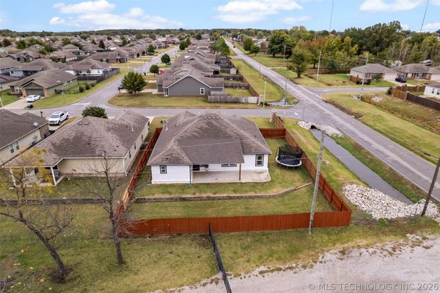 9086 S 253rd Avenue E, Broken Arrow, OK 74014