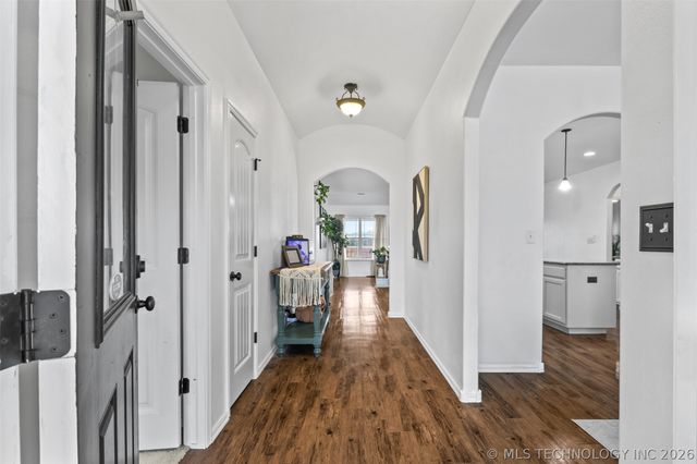 9086 S 253rd Avenue E, Broken Arrow, OK 74014