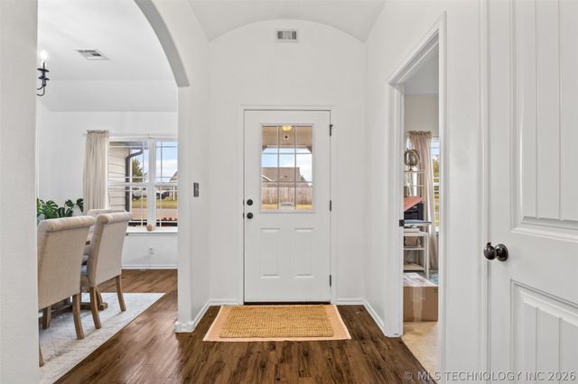 9086 S 253rd Avenue E, Broken Arrow, OK 74014