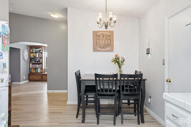 106 Misty Meadow Drive, Bakersfield, CA 93308